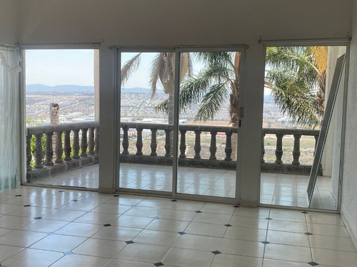 Magnifica Casa En Venta Estilo Campestre En Huertas La Joya Qro