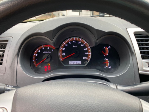 Imagen 5 de 6 de Toyota Hilux Srv 2012 Cuero
