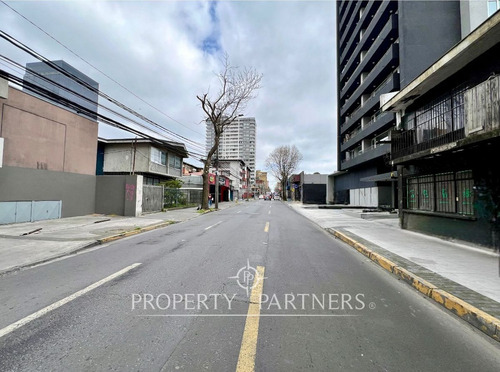 Gran Terreno Con Local Comercial A La Calle En El ...