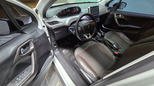 Peugeot 2008 1.6 Feline am20
