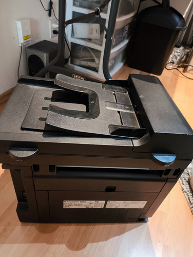 Impresora Multifunción A Color Hp Laserjet Pro Cm1415fn Mpf Beige (Reacondicionado)