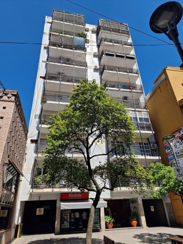Departamento 3 Dormitorios Con Balcon. 25 De Mayo Al 300. Oportunidad