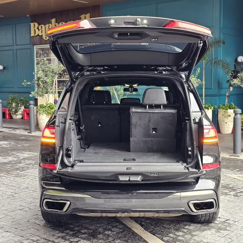 BMW X7 4.4 V8 M50I