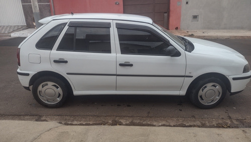 Imagem 1 de 5 de Volkswagen Gol 2000 1.0 16v 5p
