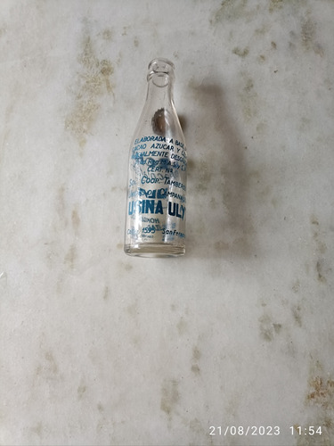Botella Leche Chocolatada Ulyt,no Conaprole De Vidrio,200cc. (Usado)
