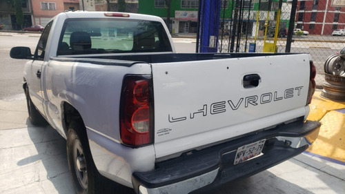 Imagen 5 de 15 de Chevrolet Silverado 4.8 D Pickup Silverado 2500 5vel Mt 2006