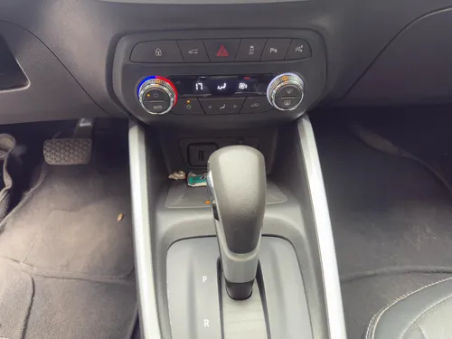 Chevrolet Onix 1.0T Premier Hatch At