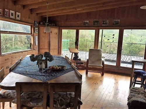 Casa En Arriendo De 7 Dorm. En Valdivia