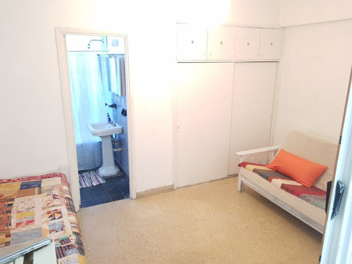 Imagen 9 de 11 de Venta - Liquidamos Amplio Ambiente Al Lateral