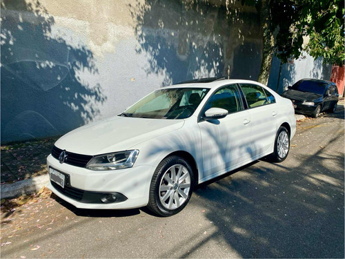 Volkswagen Jetta 2.0 Comfortline Flex 4p Automática