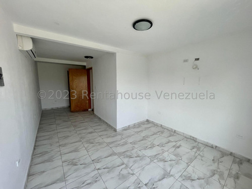 Maria E. Vende Espectacular Casa En Caminos De Tarabana, Lara#25-18443**