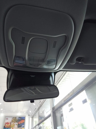 Imagen 14 de 15 de Fiat Toro 1.8 170 E-torq Evo Freedom At6