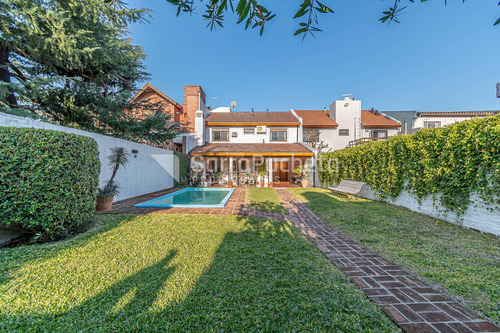Venta Casa 4 Ambientes Con Jardín Y Piscina En Haedo Sur