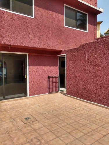 Imagen 1 de 14 de Casa En Renta En Cuautitlan Izcalli. Muy Amplia