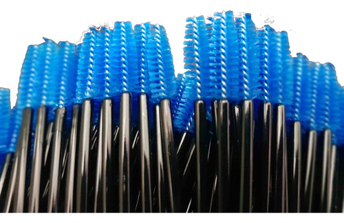 Imagem 1 de 2 de Escovinha Sobrancelha Descartavel Cilios 100 Unidades Azul