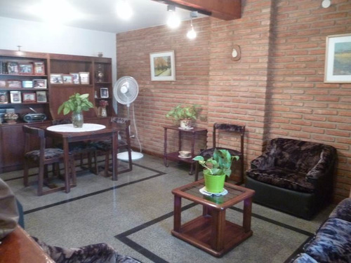 Imagen 5 de 14 de Chalet En Venta En Sarandi Este