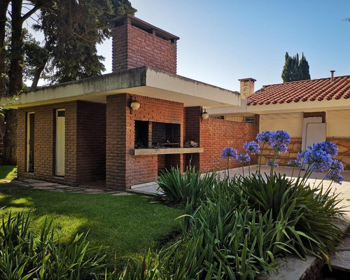 Imagen 9 de 23 de Vendo Casa Frente A Golf De Villa Allende
