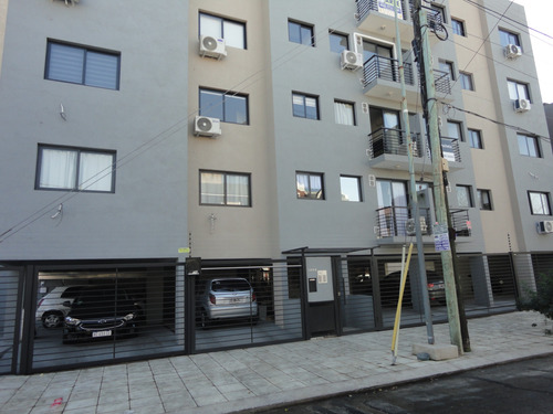 Departamento En Venta En Haedo De 2 Ambientes Con Cochera