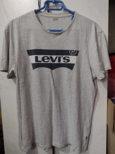 Remera Manga Corta Levis Estampada. Liquido!!