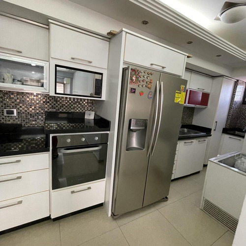Imagen 3 de 16 de Apartamento En Venta Urb Loira El Paraiso
