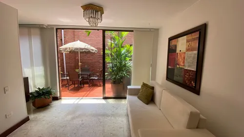 Casa Unifamiliar, De Dos Pisos, Muy Segura, Amplia Ymuy Bien Ubicada
