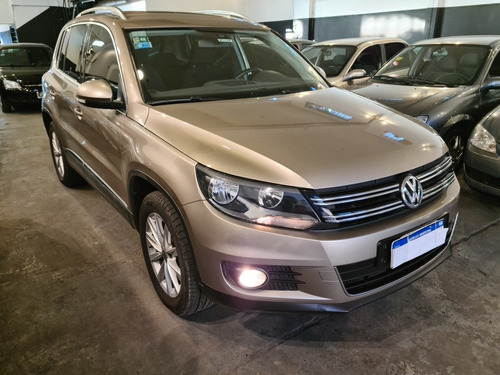 Volkswagen Tiguan 2.0 Sport & Style Tsi 200cv 2014