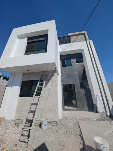 Casa En Preventa En Fracc. Real De Oaxtepec Apta A Créditos Con Alberca Y Jardin