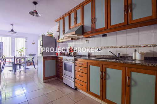 Hermosa Casa En Venta En Castelar Norte