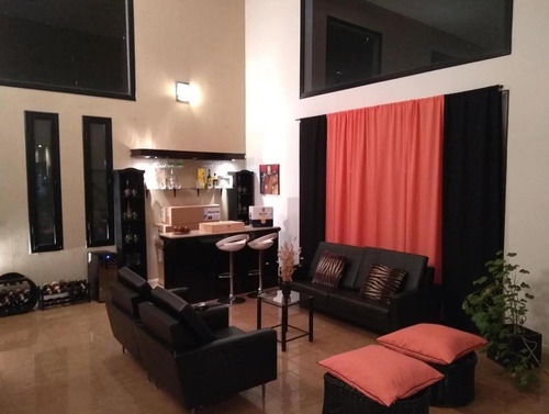 Imagen 8 de 18 de Venta - Haras Del Pilar - Casa - 5 Ambientes - 400 M2 Cubiertos - 4 Cocheras