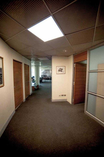 Oficina 121 M2 En Av. Del Valle, Ciudad Empresarial