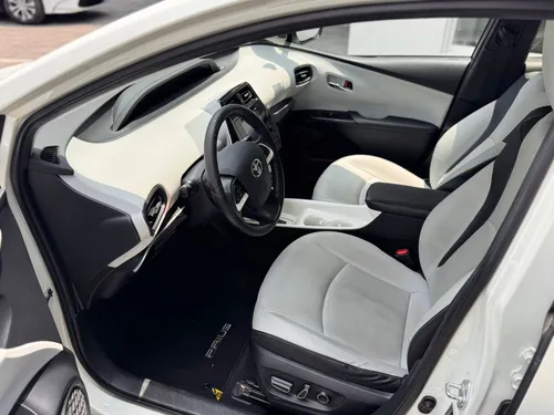 Toyota Prius 1.8 Premium Cvt