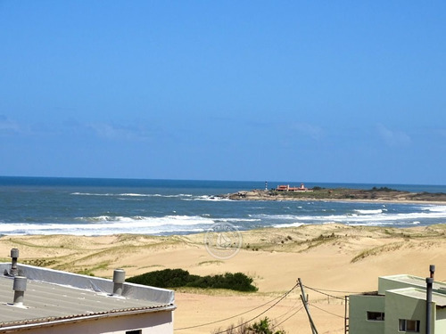 Arenas Del Mar - 4 Amazonita En Punta Del Diablo