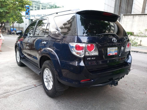 Imagen 9 de 12 de Toyota Fortuner 2015 4x4
