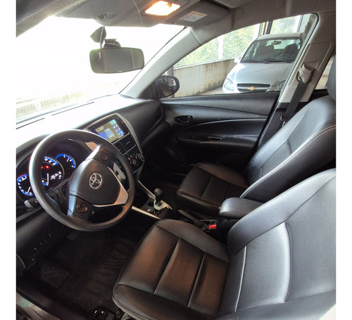 Toyota Yaris Sedán SA XL1.5LIVE