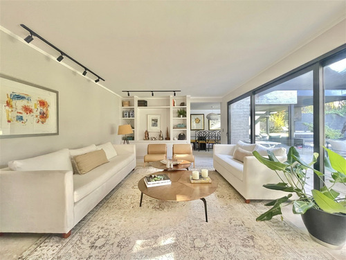En Condominio: Bernardo Larrain - Av. La Dehesa