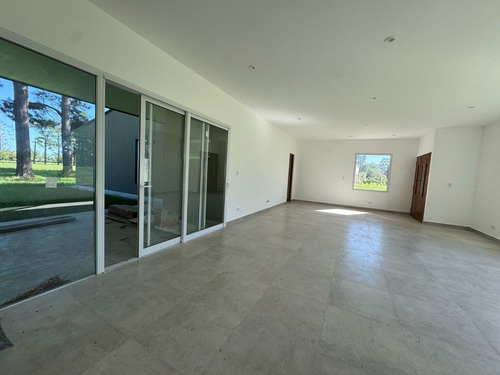 Venta Casa 4 Ambientes A Estrenar Barrio Privado Pinares / Exaltación De La Cruz