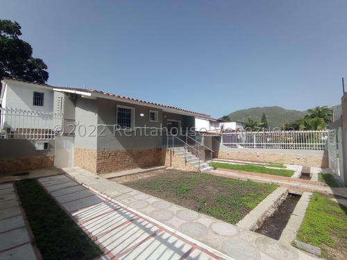 Casa En Venta Urb El Castaño Maracay Remodelada Ngc Kg249164