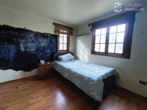Casa En Venta De 3 Dorm. En Valparaíso