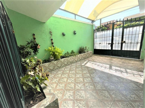 Casa Con Local En Venta En Lázaro Cárdenas, Querétaro