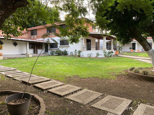 Comercial En Esquina Con Frente A La Avenida San Diego - Roq-825-cs