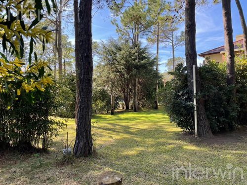 Casa - 5 Ambientes - 3 Cocheras - Pinamar - Venta