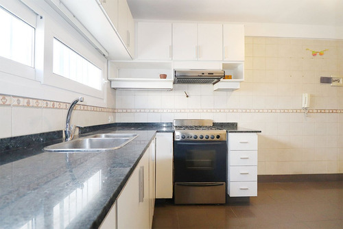 Dpto. 4 Amb. En Duplex Con 2 Balcones Y Cochera