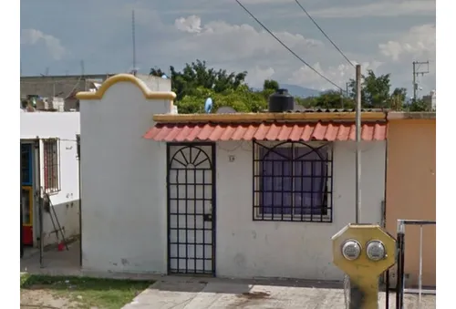 Venta De Casa En Calle San Carlos, Fracc. Santa Fé, Nayarit Recuperacion Bancaria Laab2