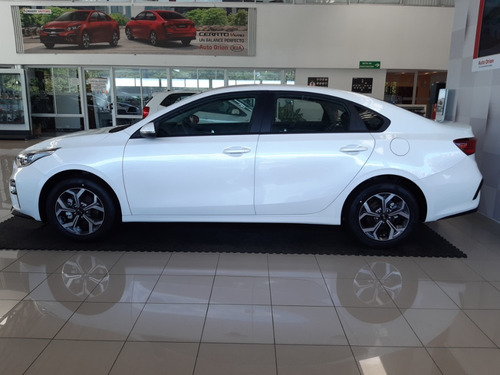 Kia Cerato New Vivro 1.6 L Mt 2021 0 Km.