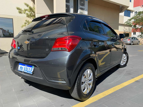 Imagem 3 de 10 de Chevrolet Onix 2018 1.0 Lt 5p