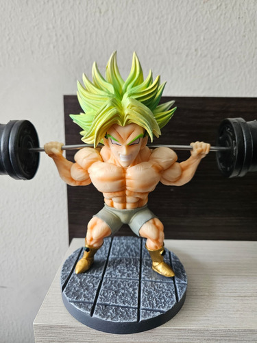 Figura Broli Ssj Entrenando Con Pesas - Dragon Ball Z