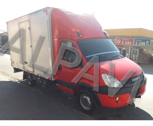 Iveco Daily Caminhonete 35s14 2017 Com Baú