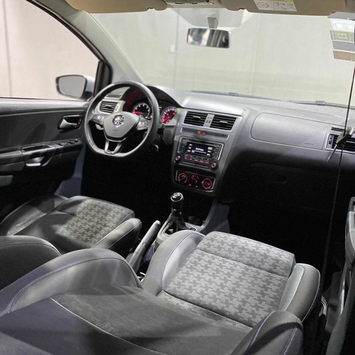 Imagen 8 de 15 de Volkswagen Fox 2016 1.6 Trendline