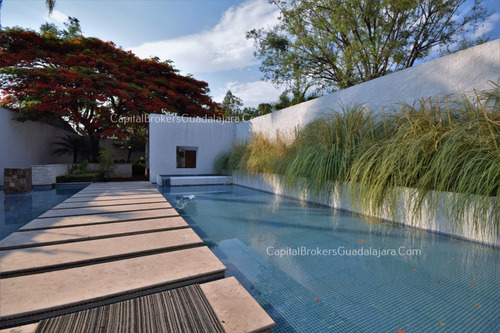 Casa En Colinas De San Javier De Lujo Con Alberca En Venta