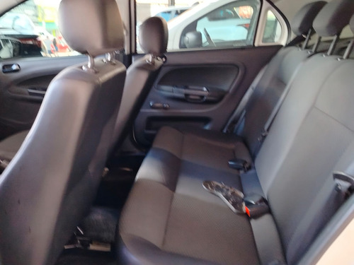 Volkswagen Voyage 1.0 12V MPI TOTALFLEX 4P MANUAL